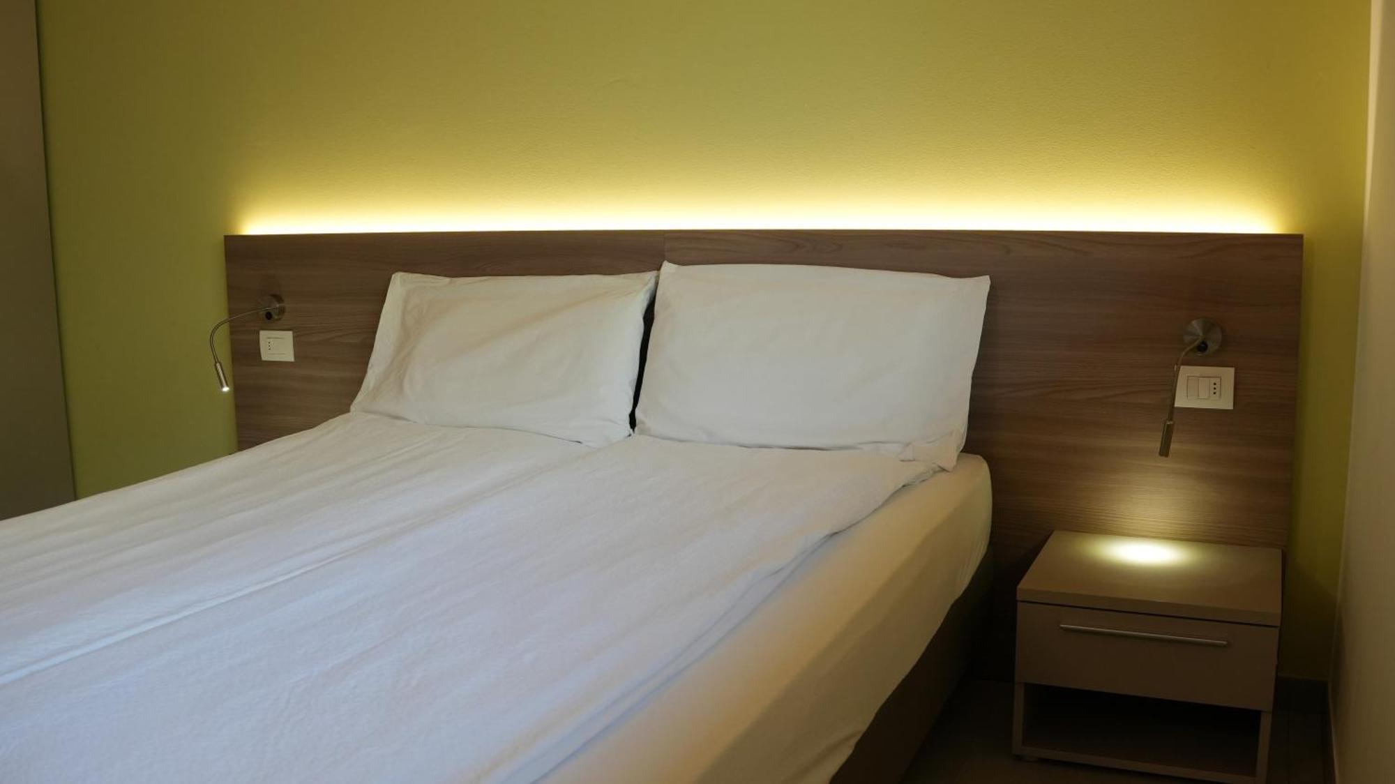 Casa Maria Apartments Riva del Garda Habitación foto